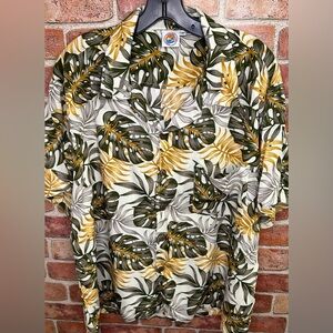 Makai Beach Hawaii women's size XL Aloha shirt